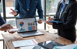 Identyfikacja i ocena zgodności z wymaganiami prawnymi jako kluczowy element zarządzania ryzykiem